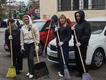 Сотрудники ООО "ЕРКЦ гор. Уфы" приняли участие в акции "Санитарная пятница" 